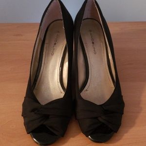Low black wedges!